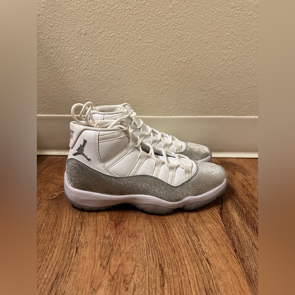 Jordan 11 Retro White Metallic Silver (Women's)